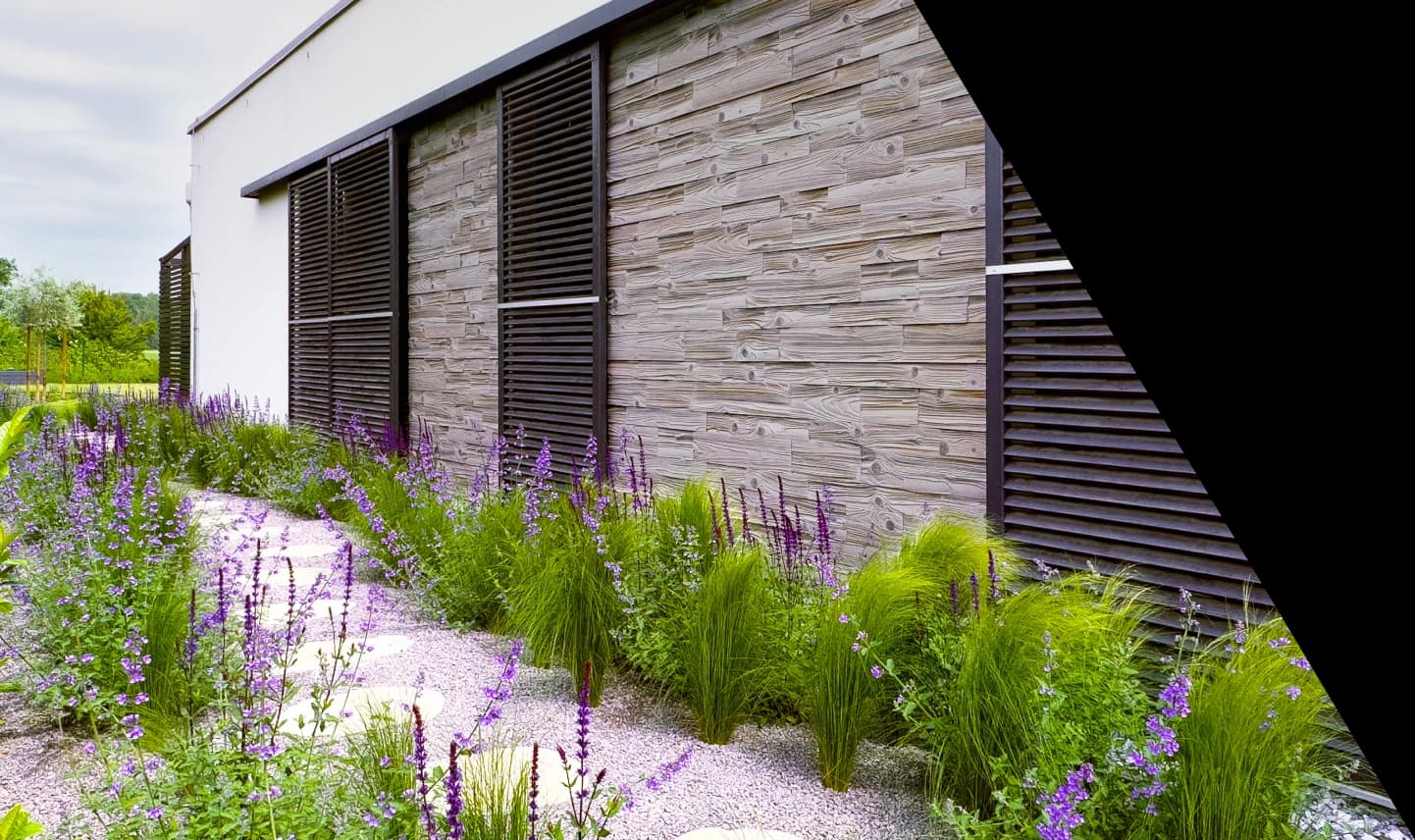 Outdoor relaxation zone with brick cladding Vaspo