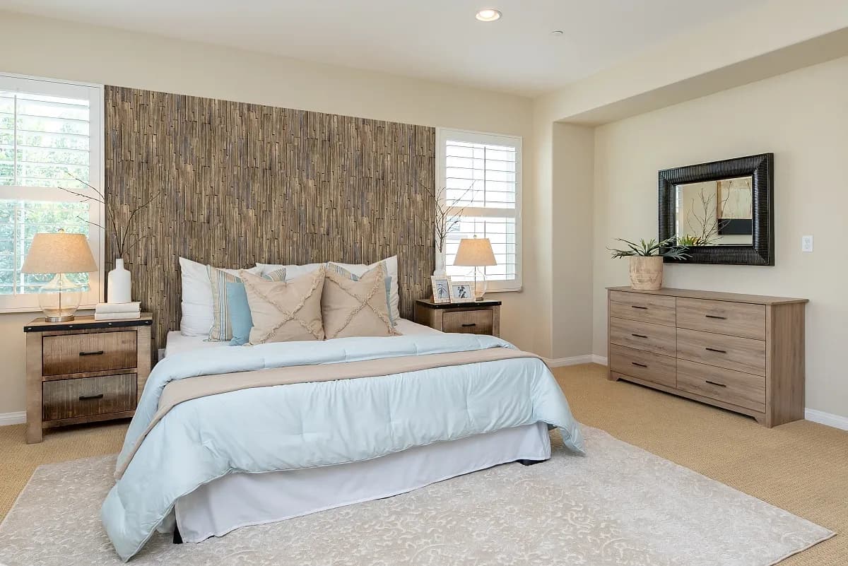 EXCLUSIVE Wood walnut