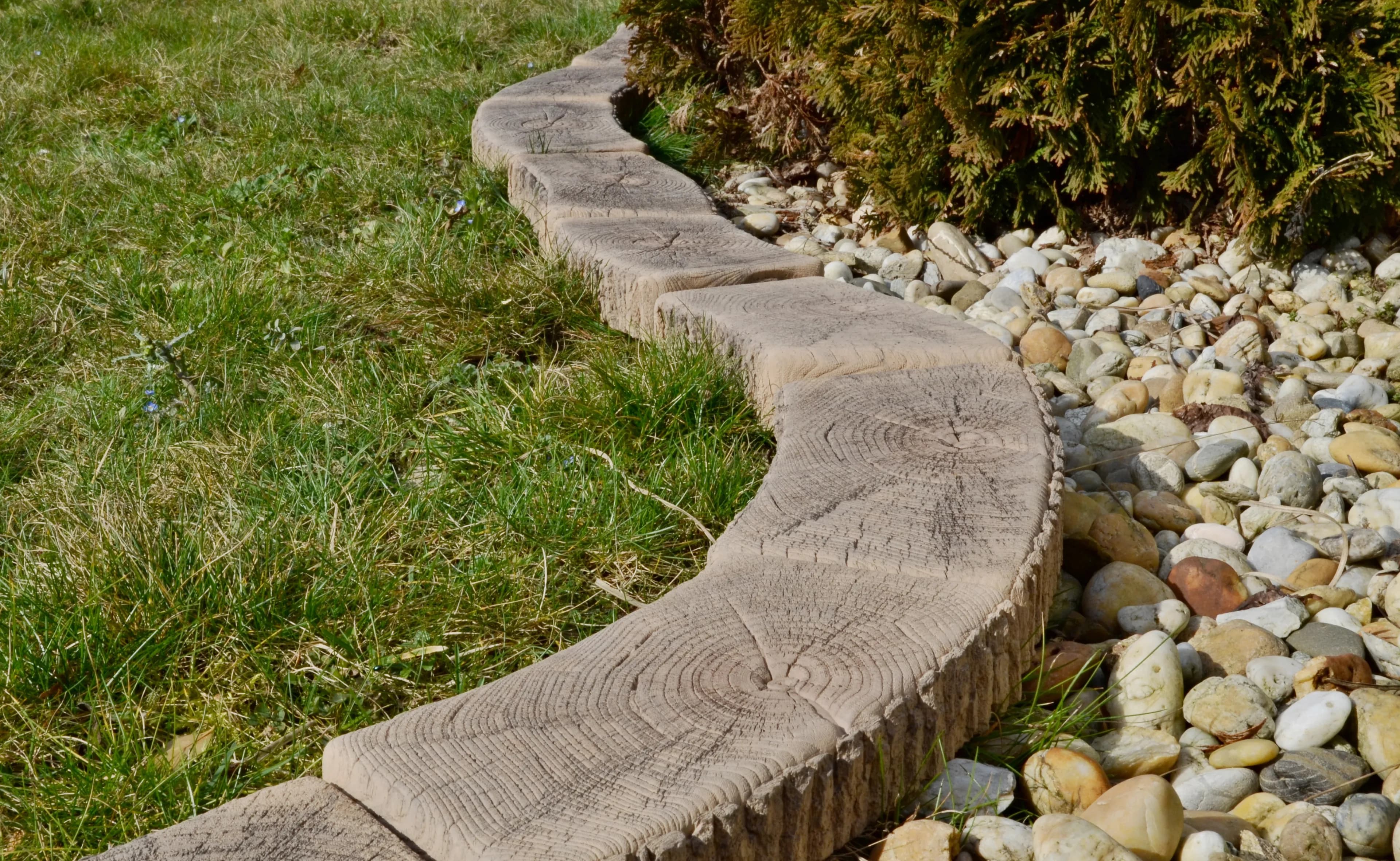 LAYING PAVING AND EDGING - DECORSTONE WOOD