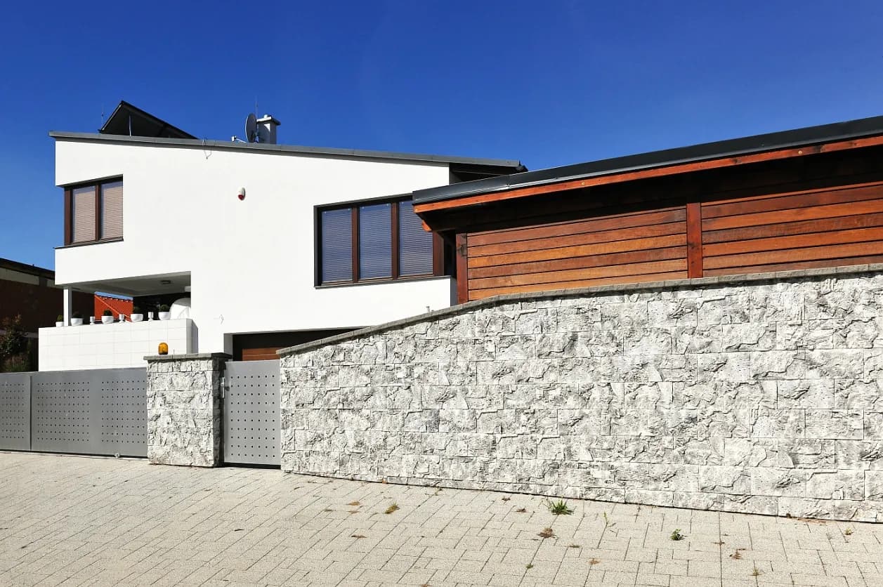 Travertine weathered - Edge piece